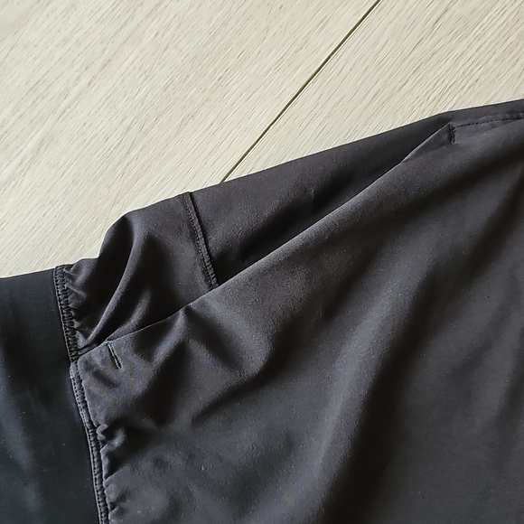 Lululemon T.H.E. Short *Linerless 9" Updated, *Flaw - Read* Size Large - Picture 4 of 16